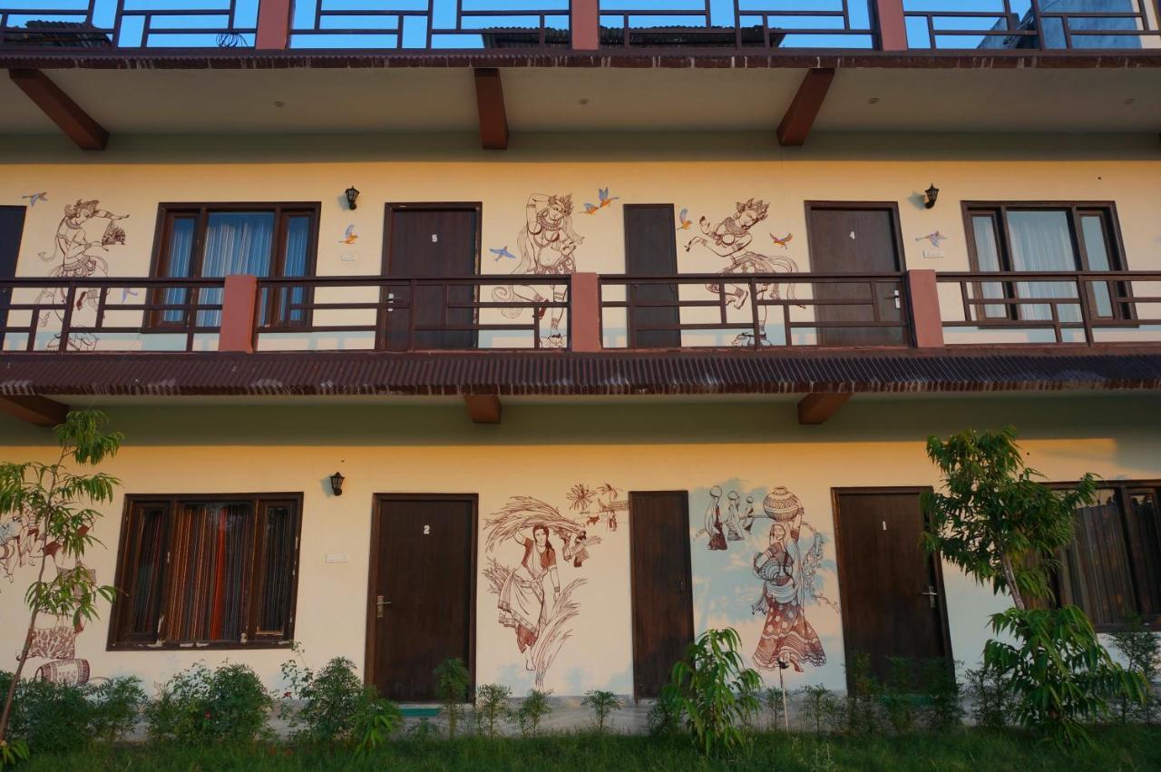 Hotel Ramayana Khajuraho Bagian luar foto