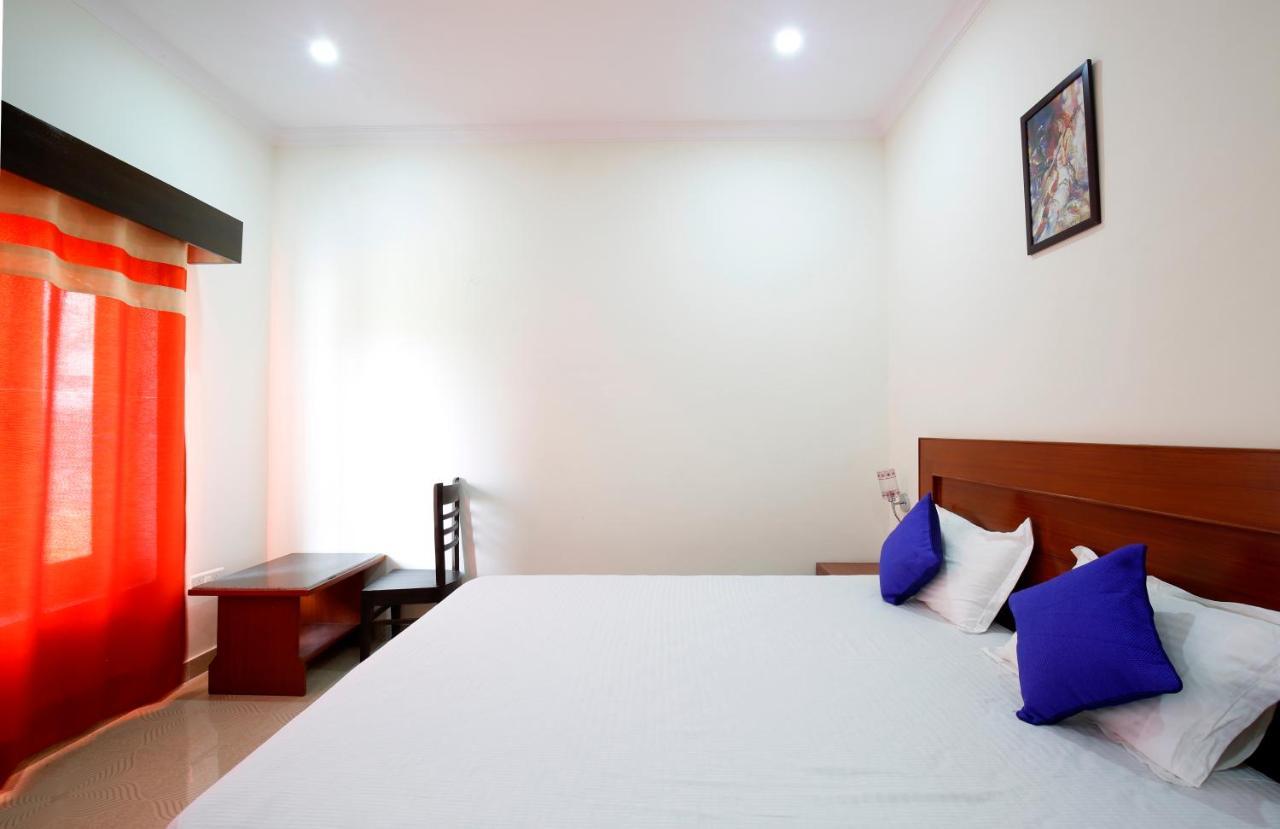 Hotel Ramayana Khajuraho Bagian luar foto
