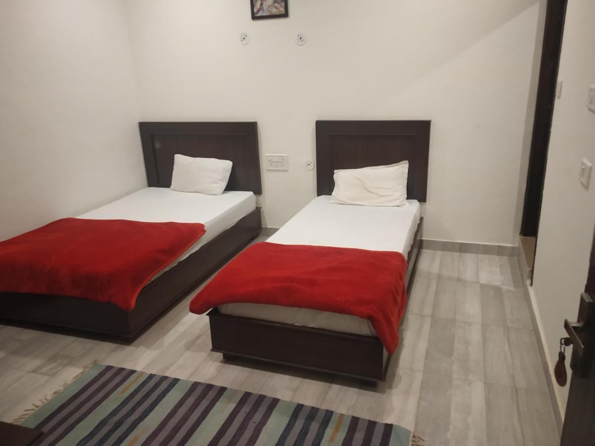 Hotel Ramayana Khajuraho Bagian luar foto