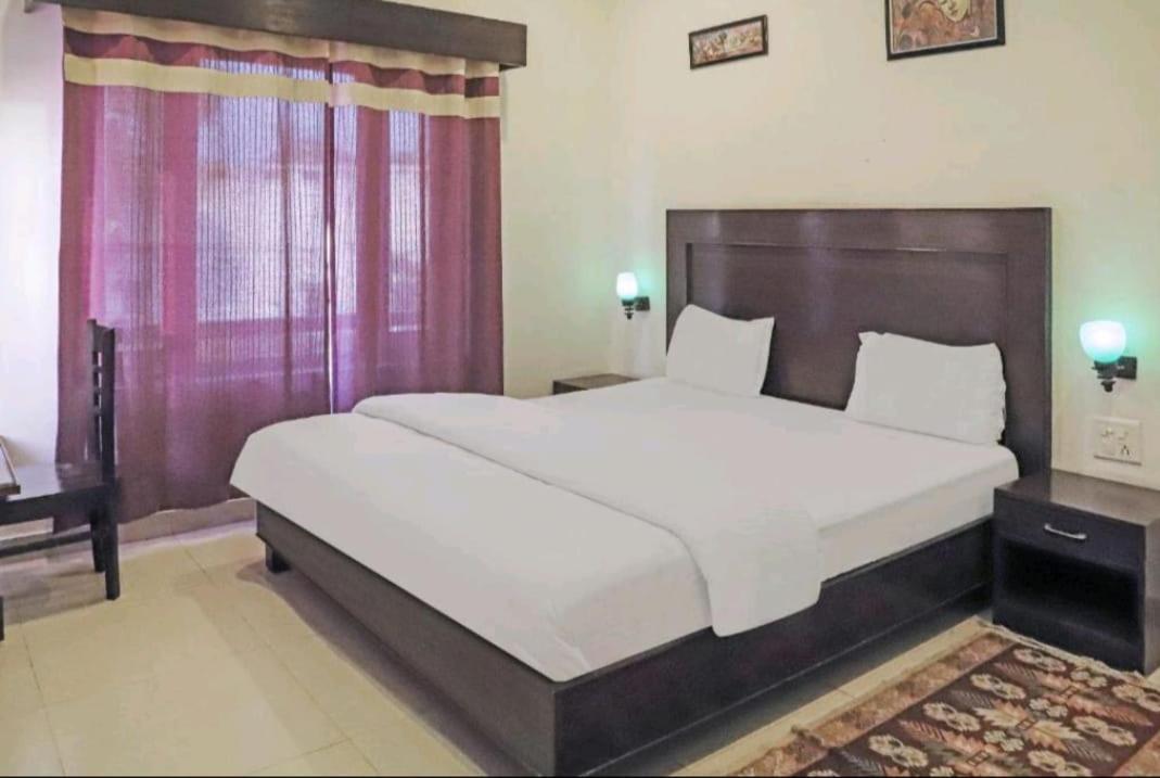 Hotel Ramayana Khajuraho Bagian luar foto